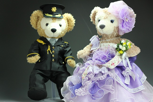 警察官儀礼服とカラードレスのウェルカムドール、ダッフィー、結婚式 
