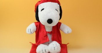 No.40028スヌーピーの還暦お祝い用赤ちゃんちゃんこ スヌーピーの還暦お祝い用赤ちゃんちゃんこ正面